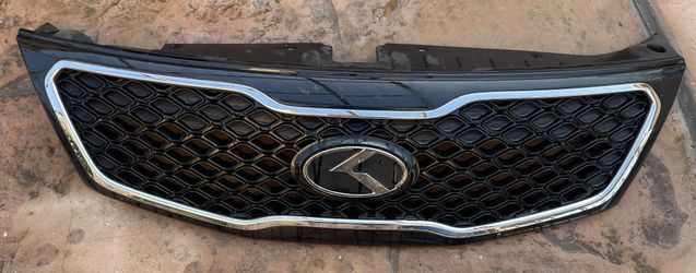 11-13 Kia Sorento Grille