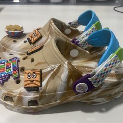 Crocs Classic Clog Cinnamon Toast Crunch Size 3 (GS)