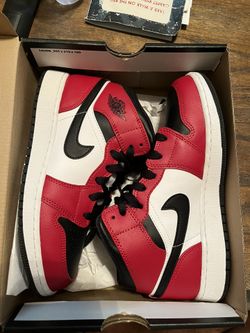 AJ1 Mid Chicago Black Toe