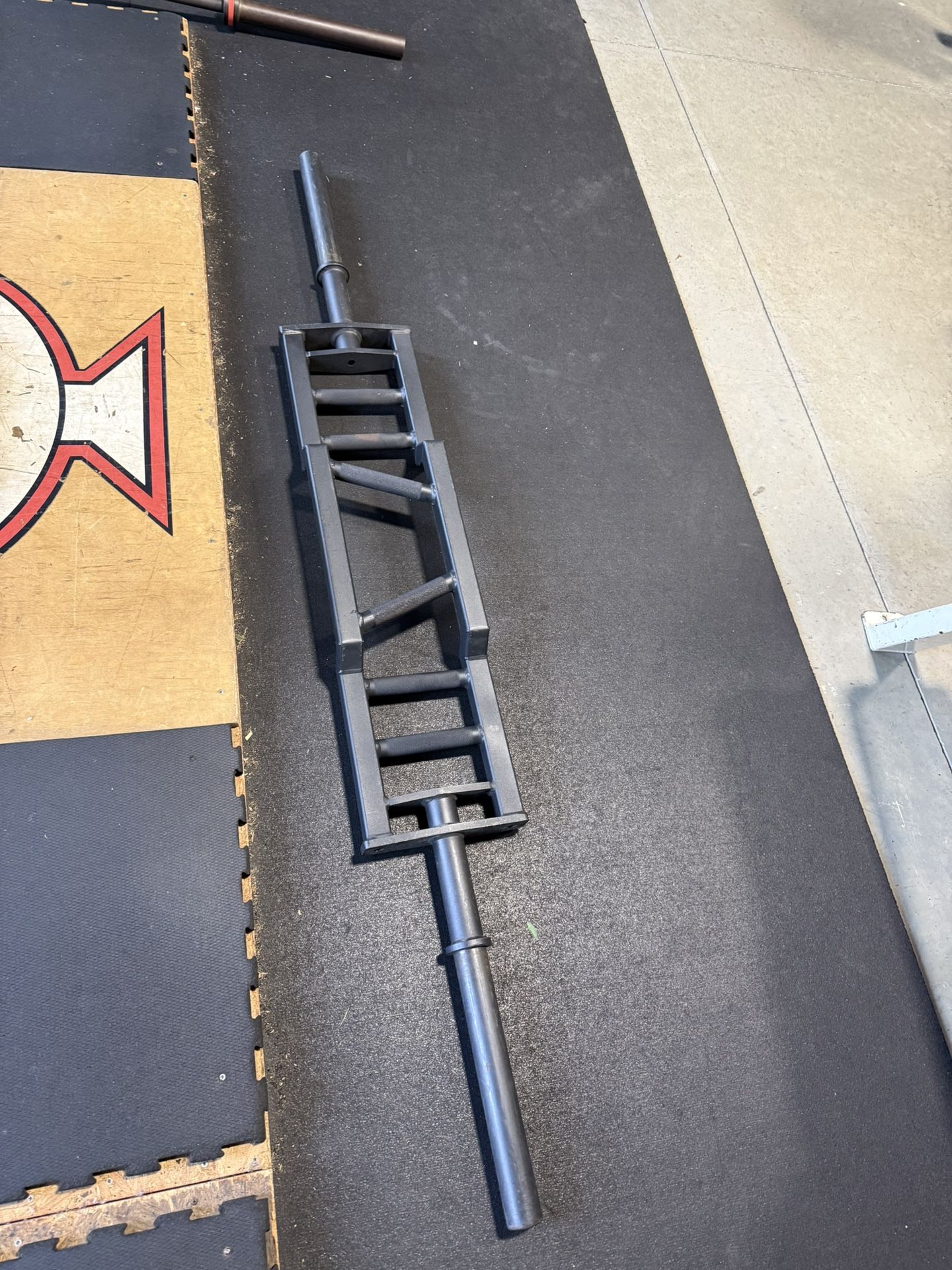 Titan Fitness Multi-Grip Camber Bar