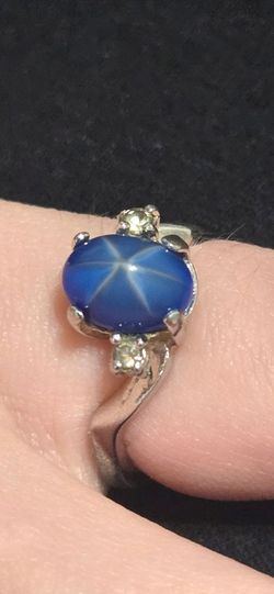 18K Gold Lindy Star Style Saphire and Diamond Ring Vintage Estate Style Ring