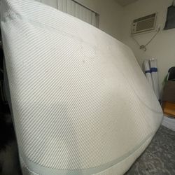 Tempur Pedic Queen Bed 