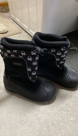 Snow boots sz 2