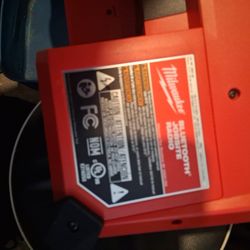 Milwaukee Jobsite Speaker