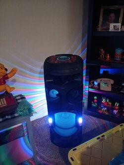 Home stereo nice I don't use it it have lots of things on it for 600.00