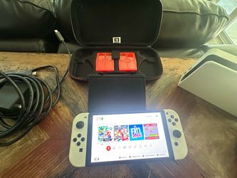 Nintendo switch OLED w/ case