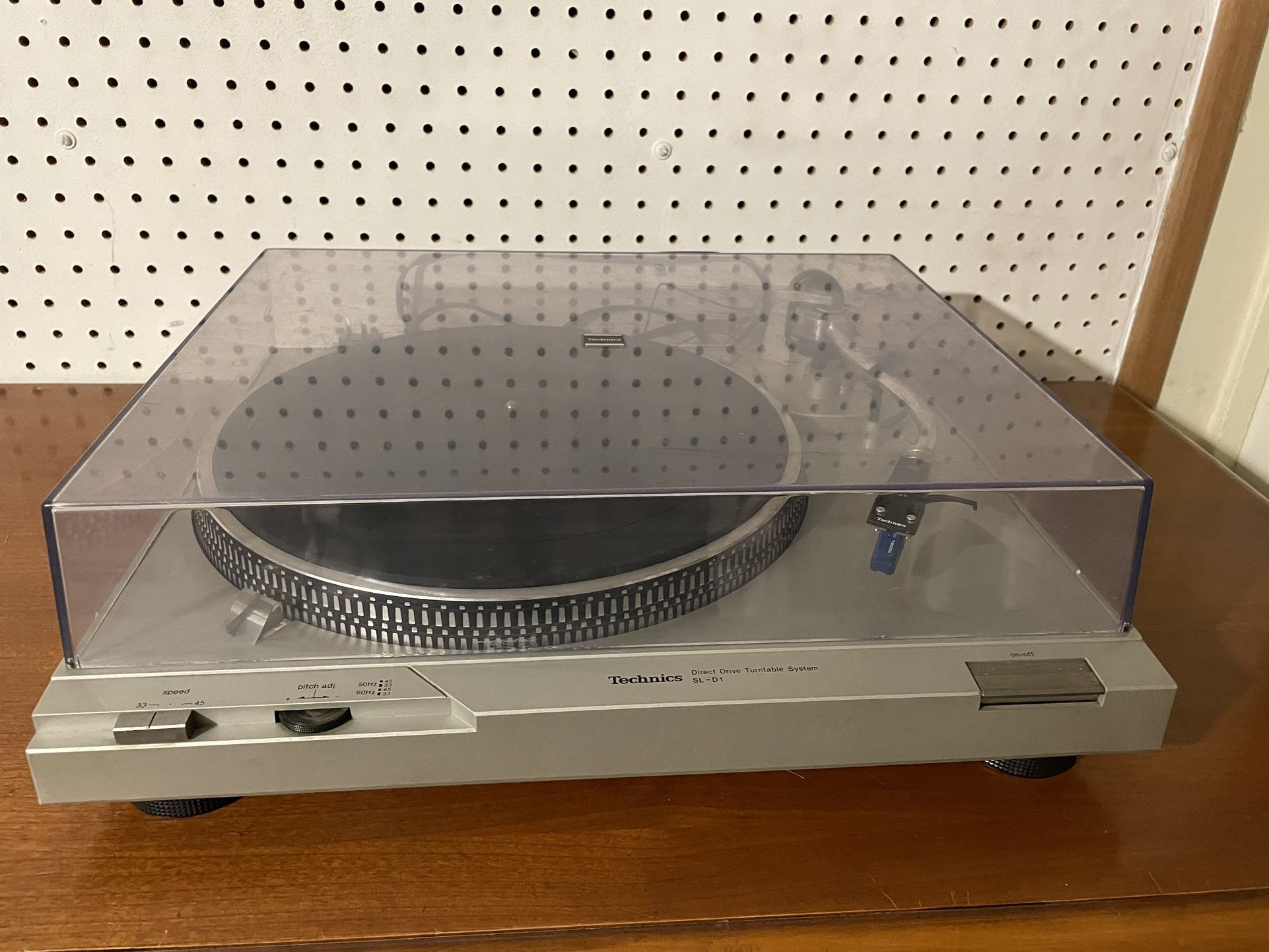 Technics SL-D1 Turntable