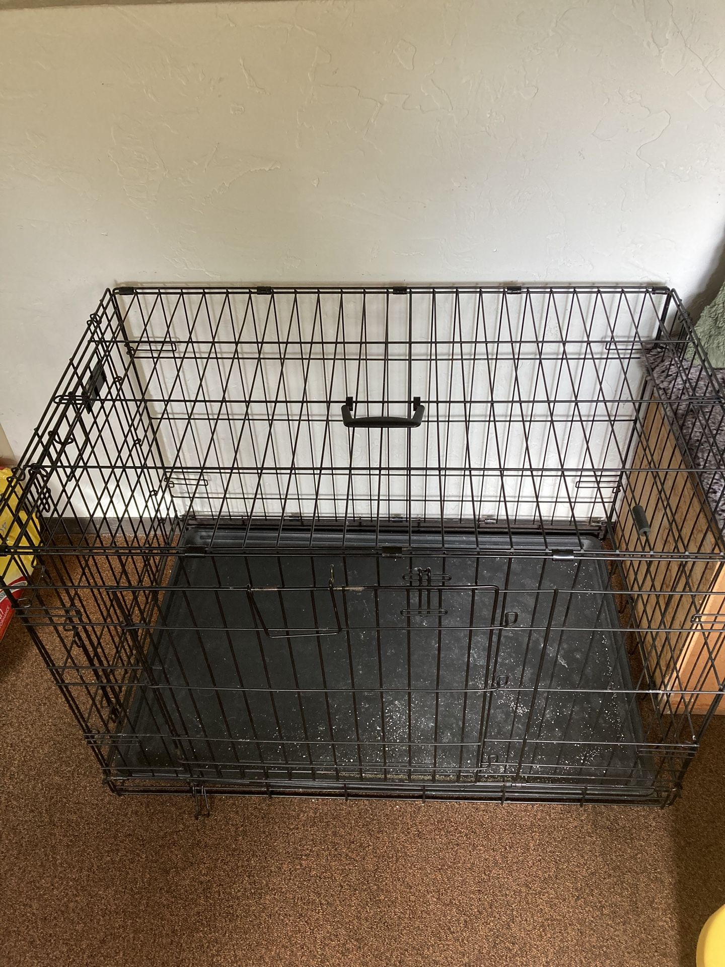 Dog Kennel/Crate Medium Size
