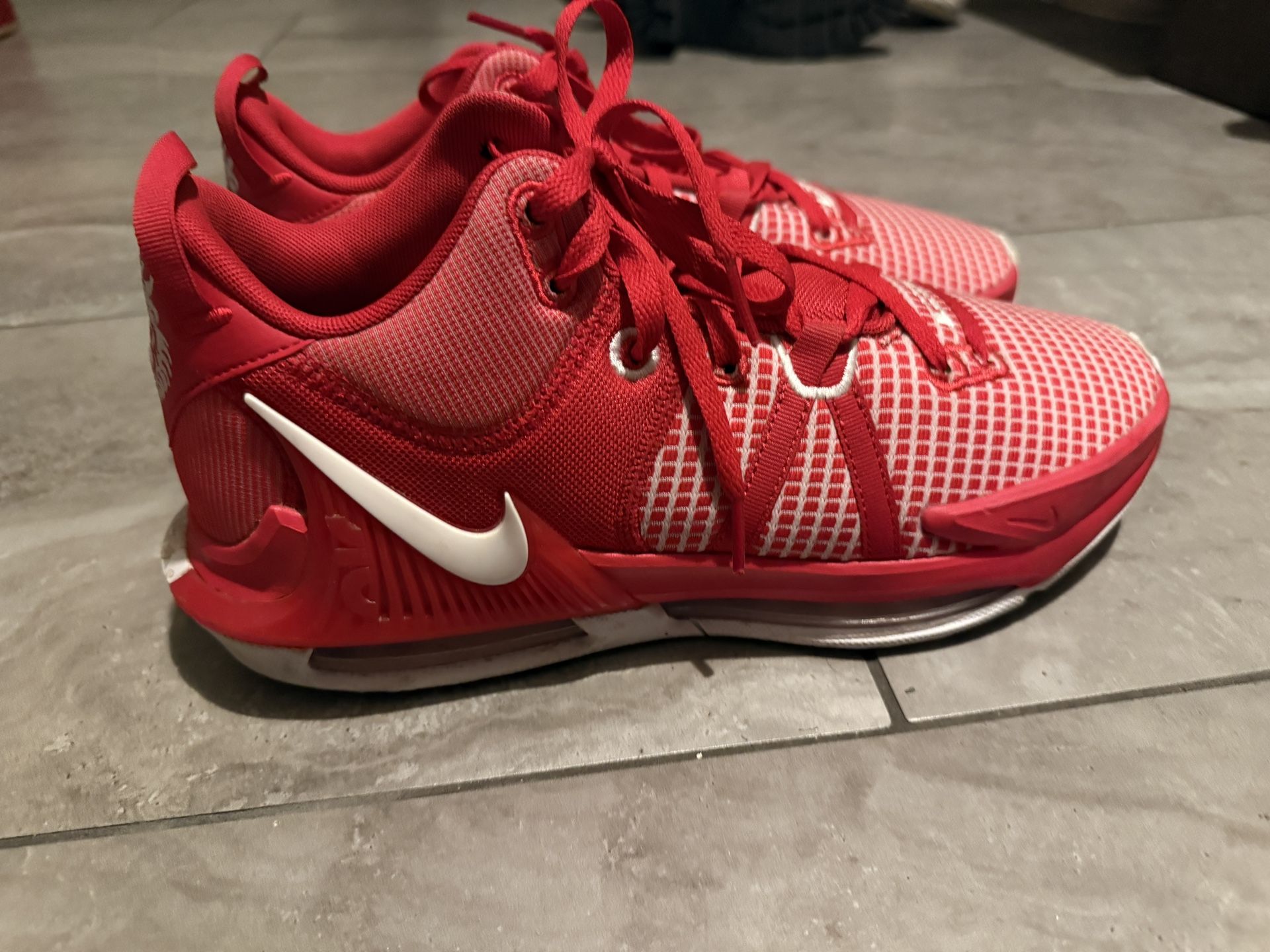 Men’s Nike LeBron Witness 7 TB University Red Size 10.5 Great Condition No Box