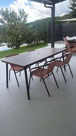 Outdoor table and chair set