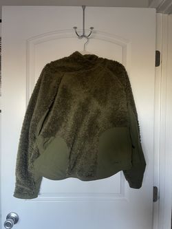 Women’s Nike Hoodie - M