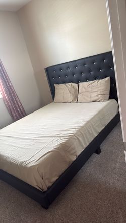 Queen size bed with mattress