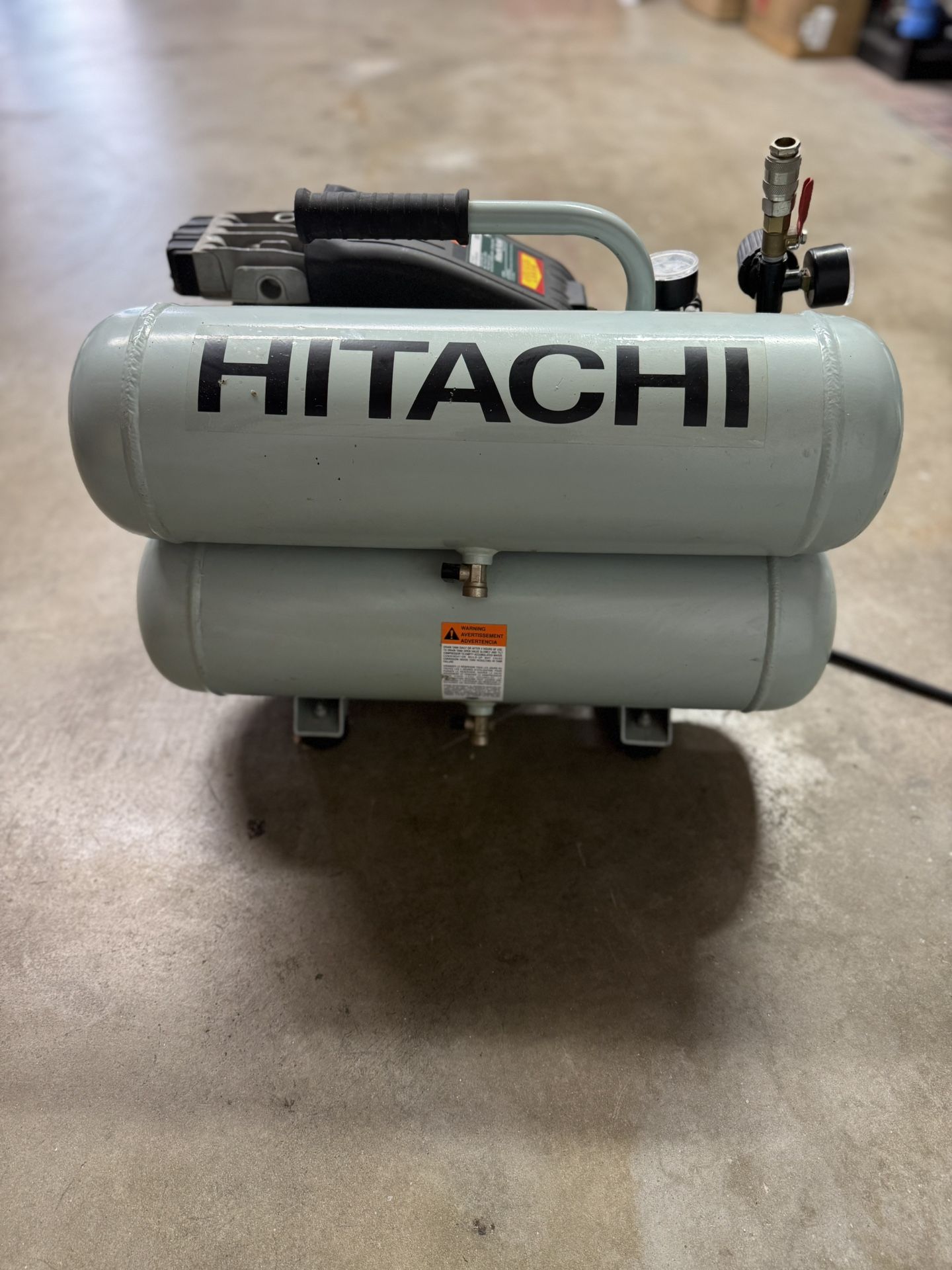 Hitachi Portable Compressor