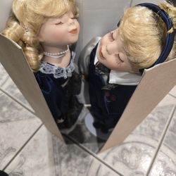 Vintage Kissing Porcelain Dolls