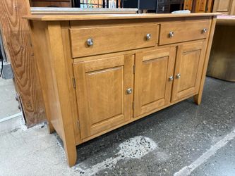 Blonde Traditional Made in Canada Buffet