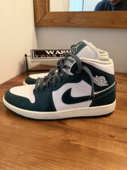 Air Jordan 1 Mid
