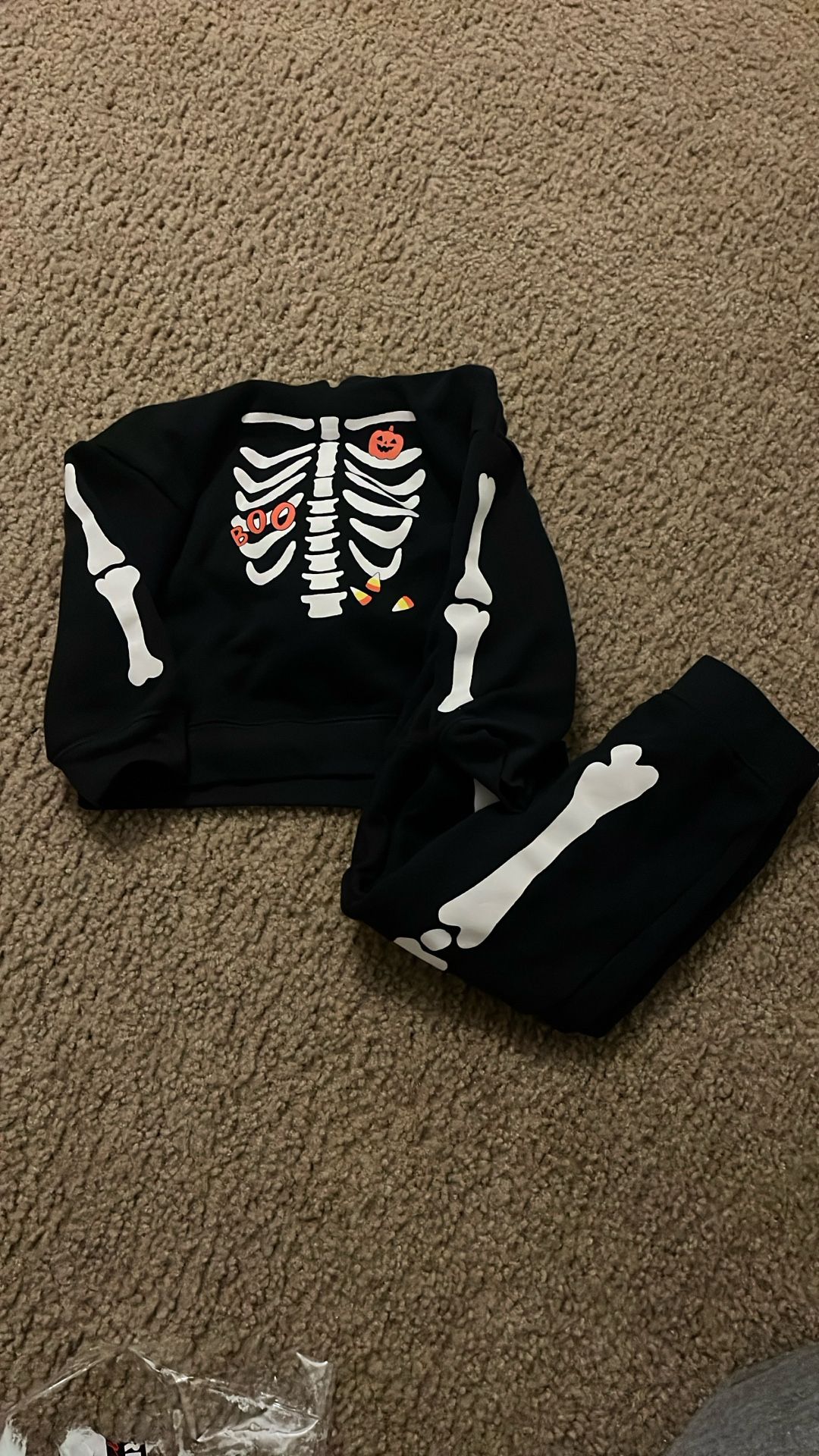 Halloween sweatshirt and sweatpants
