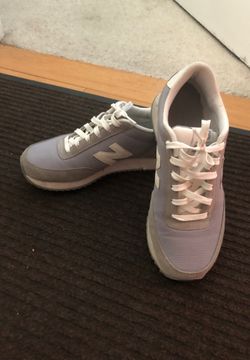 New balance shoes $10