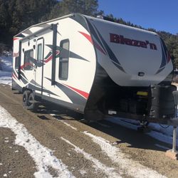 Pacific Coachworks Toy Hauler 