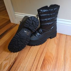 DDK Footwear Frosty-75 black boot. 