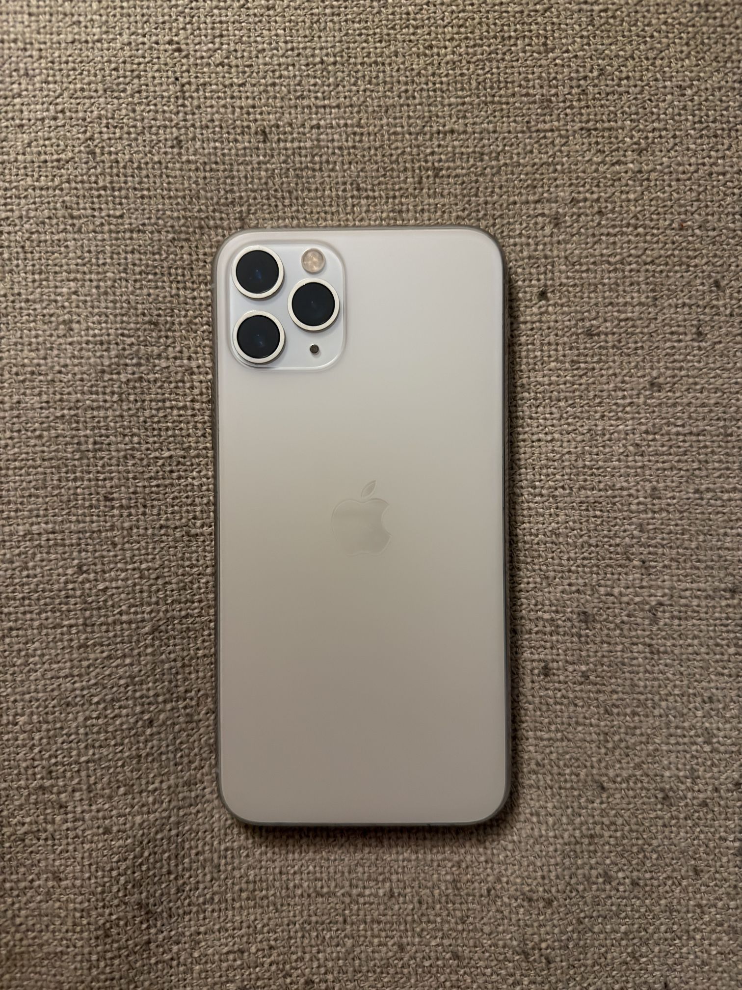iPhone 11 Pro 64GB WHITE - UNLOCKED