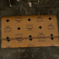 Woman’s Wallet