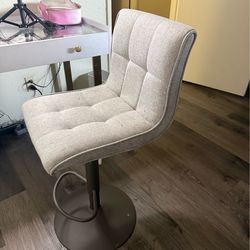 Vanity chair