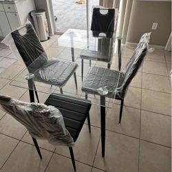 BLACK DINING ROOM CHAIRS