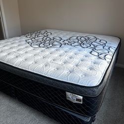 🟣queen Size Pillow Top Mattress 12" Thick