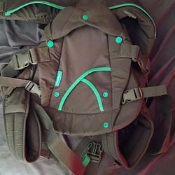 Infantino Carry On Active Multi-Pocket Baby Carrier