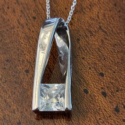 Perfect Princess Cut Pendant Around A Solid 925 Silver
