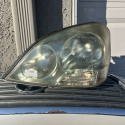 Drivers side Headlight for 2001-2004 Lexus LS430 - good condition
