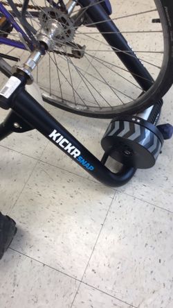Kicker snap indoor bike trainer