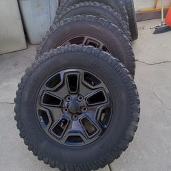 Tires  Wth Black Rims For Jeep 