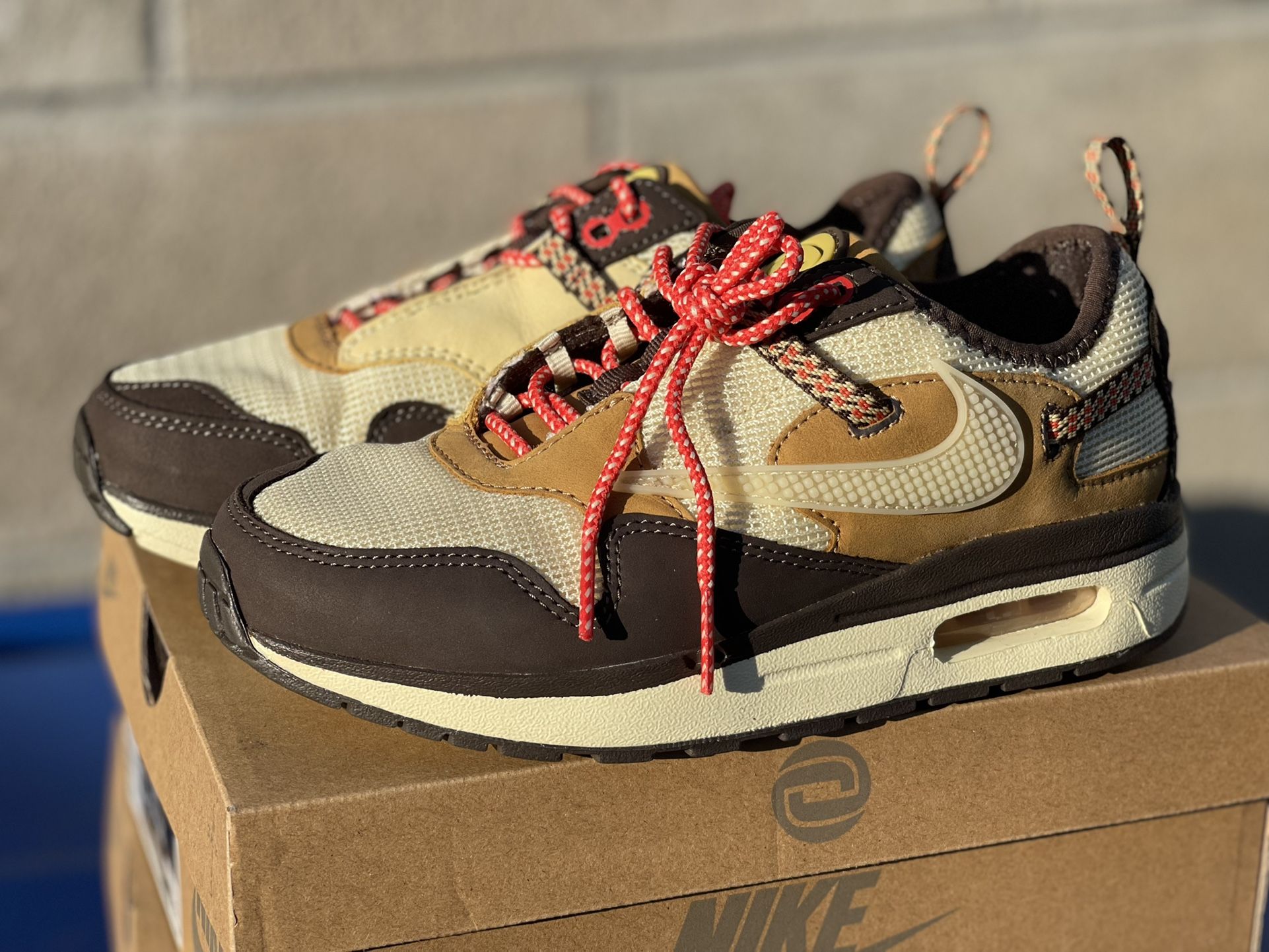 Travis Scott × AIR MAX1 CactusJack ブラウン（Travis Scott Jordan 1 