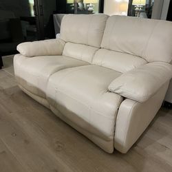 Leather Sofa Set in Time for Mother’s Day