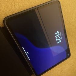 Like New iPad Pro M4 11” 256gb WiFi + Cellular