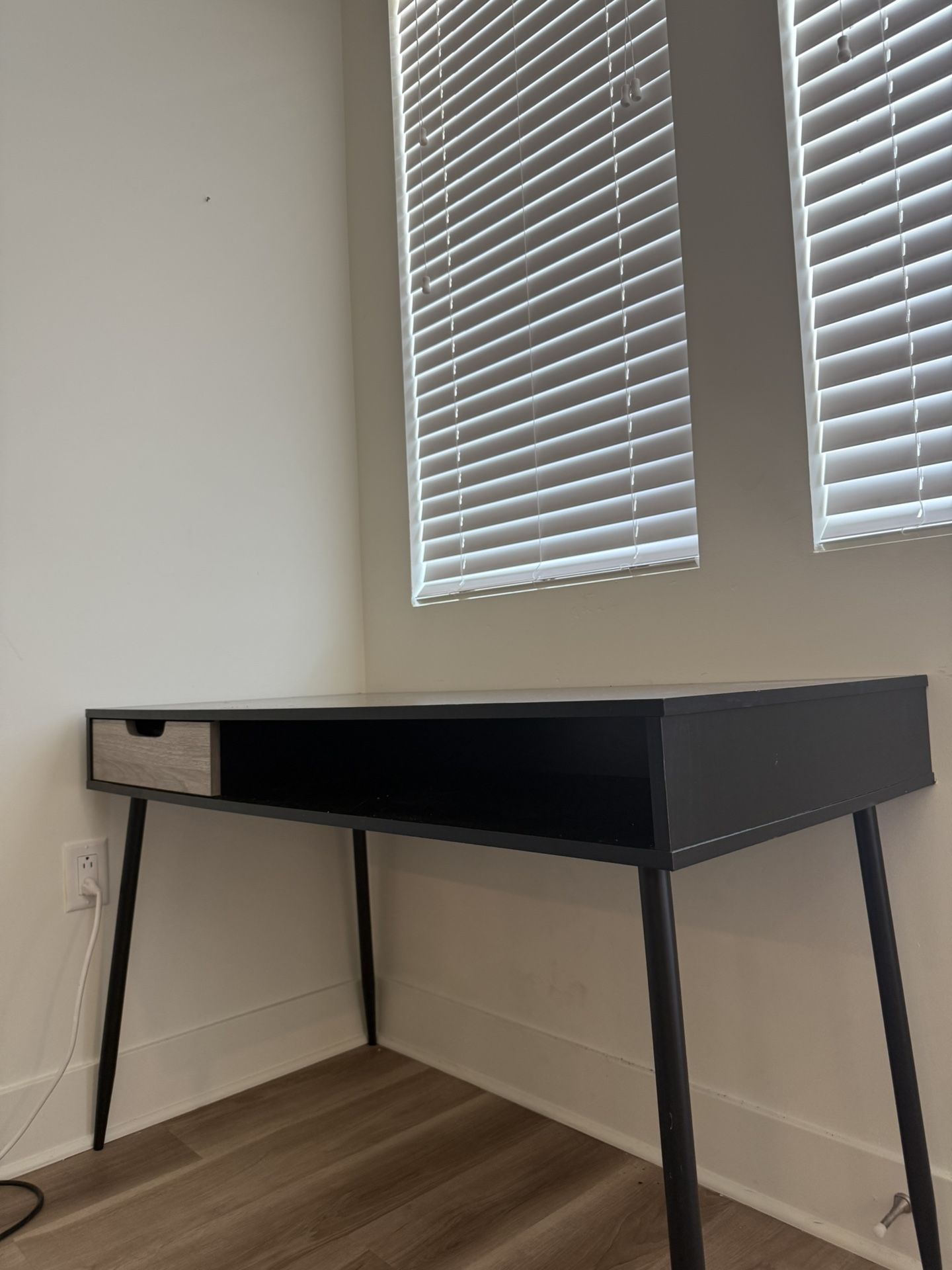 Desk With Chair