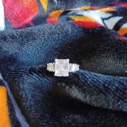 Absolutely GORGEOUS ENGAGEMENT Or Promise Ring!!!!! MUST SEE!!!!!!!!!!!!!!