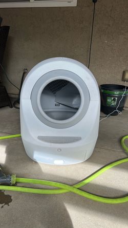 Used Leo loo auto cat litter box