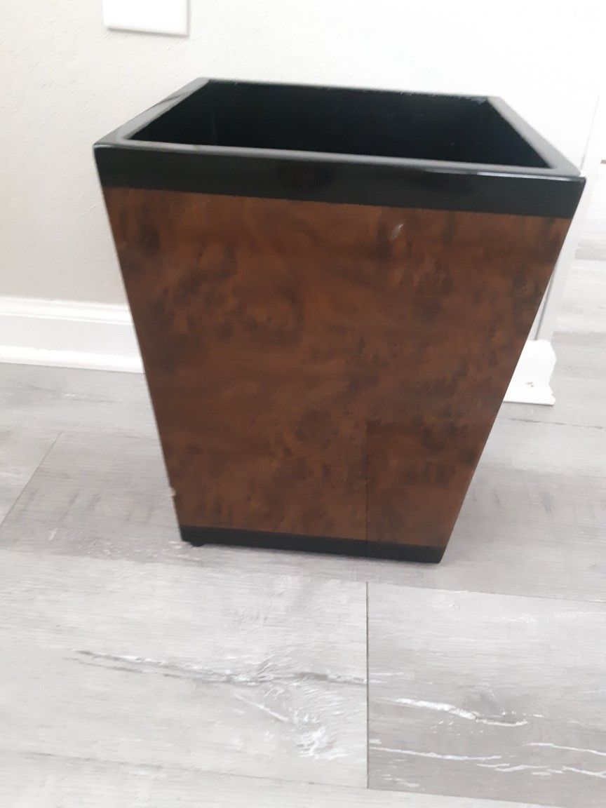 Wood Pot,