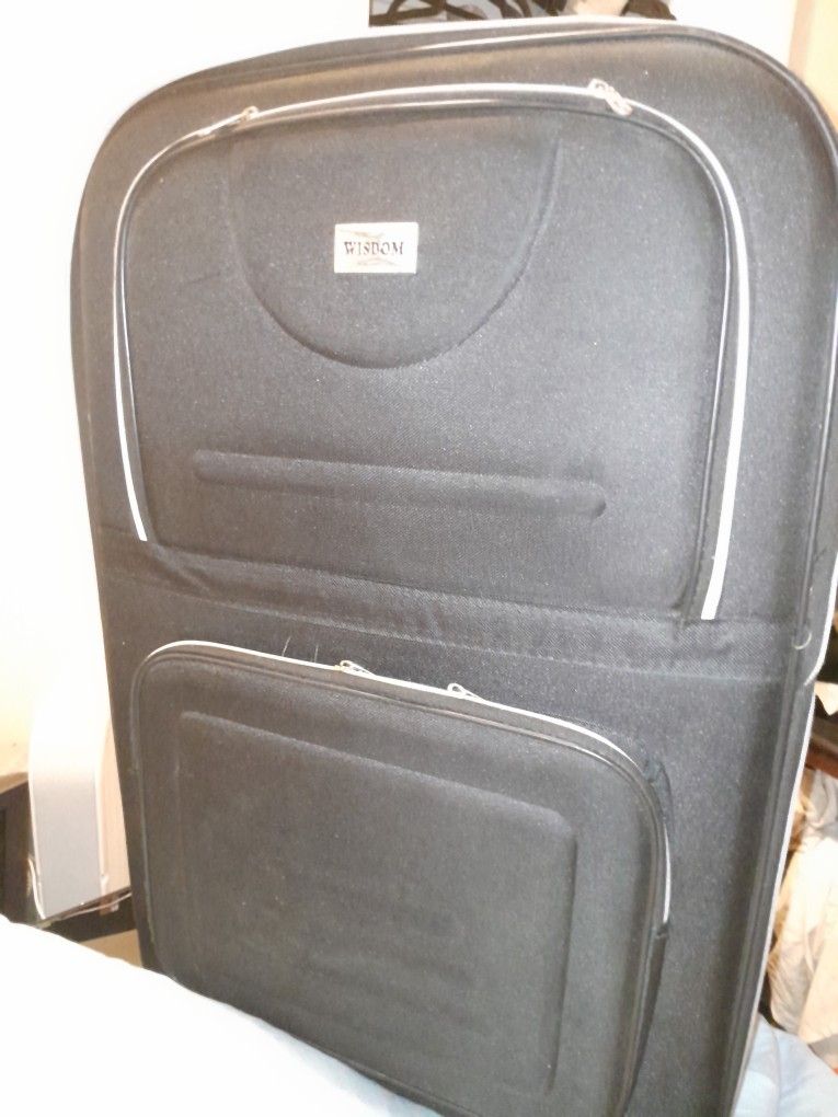 Wisdom 2 Wheel Luggage Bag With Adjustable Latch