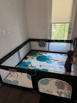 Baby Play Pen with reversible mat