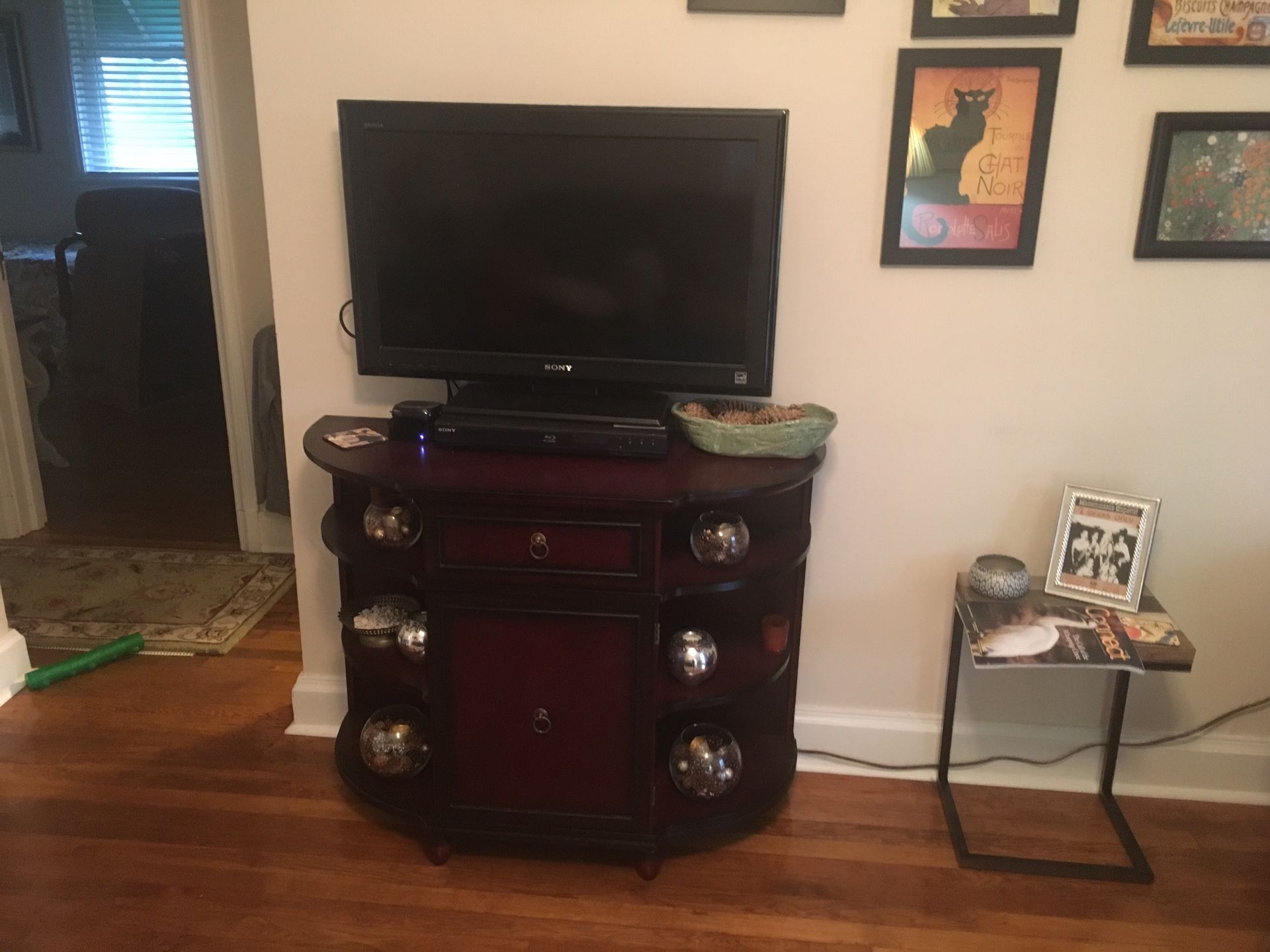 Solid wood buffet / side board / table / console / cabinet