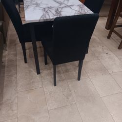 *Weekly Feature!!!*---Attractive Tedd Black Dining Table Sets W/4 Chairs---Delivery And Financing Available🤭