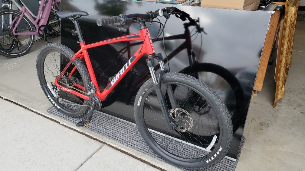 giant talon 2 27.5 mountain bike 2020