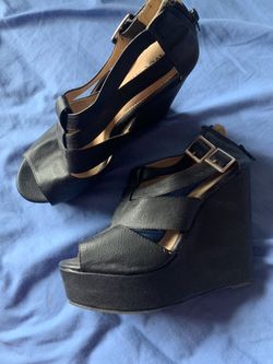 Black wedges