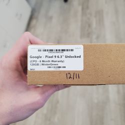 Apple iPhone 14 (Unlocked) - Pre-Owned