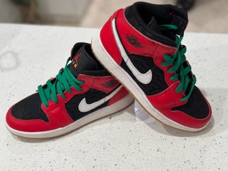 Air Jordan (Christmas ) 1 Mid size 4y