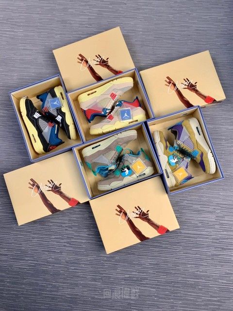 AJ4 SNEAKER